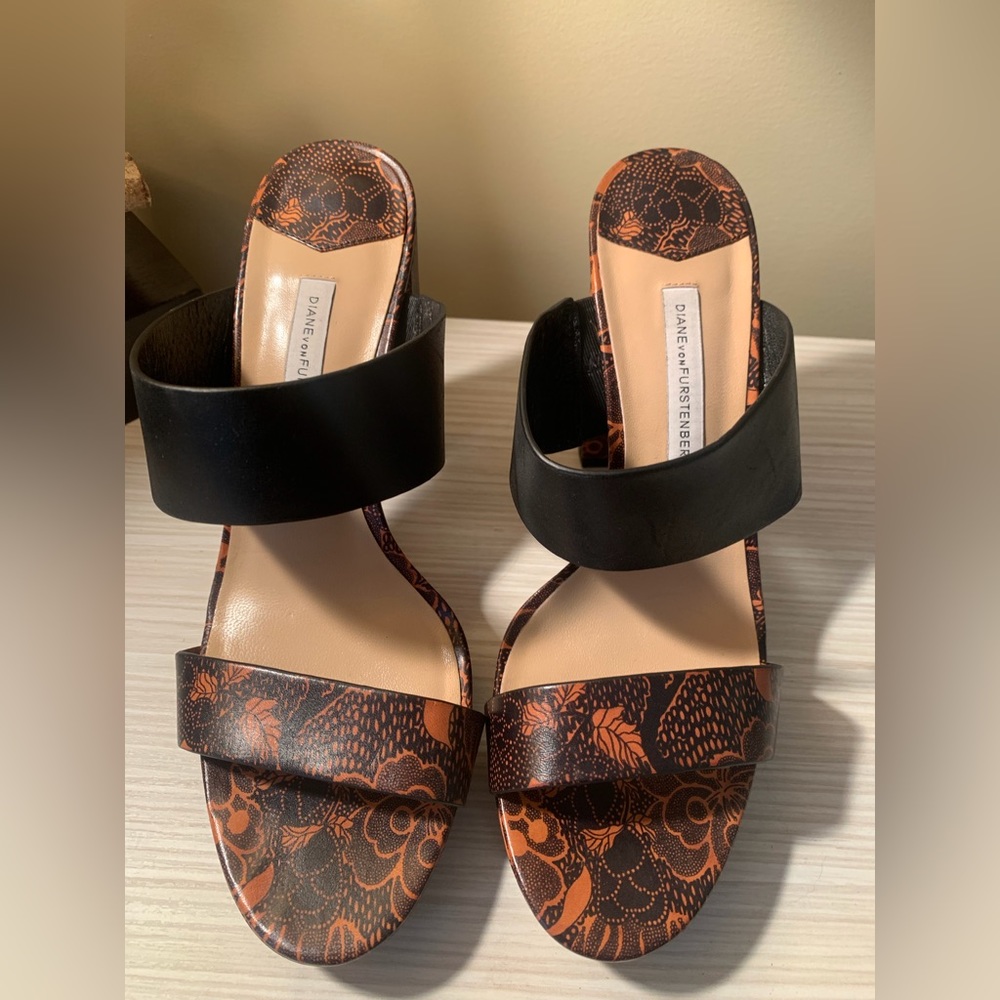 DVF Heeled slides